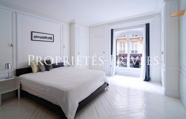 PARIS 8 FAUBOURG SAINT-HONORÉ , APPARTEMENT FAMILIAL DE 197 M² , 5 PIÈCES , 4 CHAMBRES