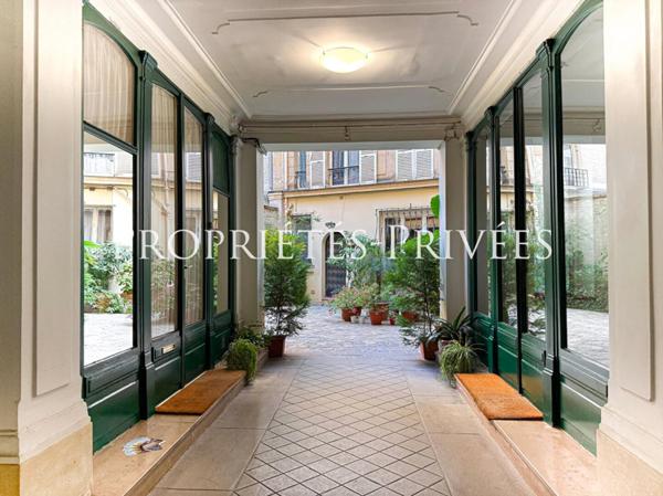 PARIS 8 FAUBOURG SAINT-HONORÉ , APPARTEMENT FAMILIAL DE 197 M² , 5 PIÈCES , 4 CHAMBRES