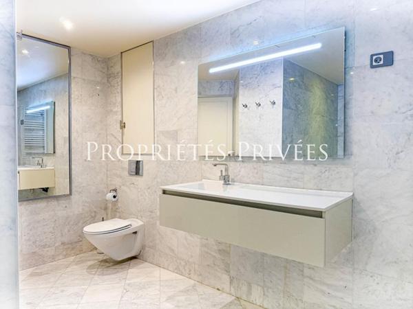 PARIS 8 FAUBOURG SAINT-HONORÉ , APPARTEMENT FAMILIAL DE 197 M² , 5 PIÈCES , 4 CHAMBRES