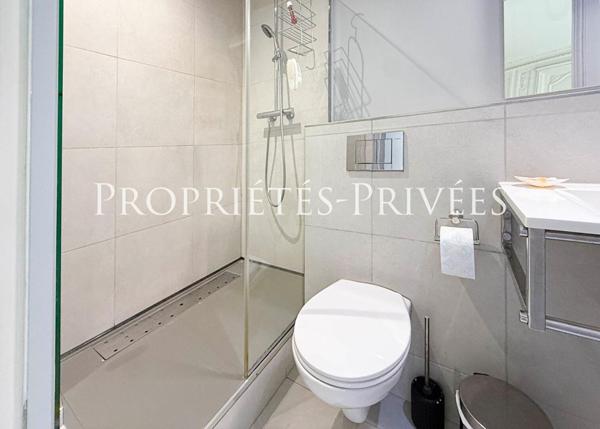 PARIS 8 FAUBOURG SAINT-HONORÉ , APPARTEMENT FAMILIAL DE 197 M² , 5 PIÈCES , 4 CHAMBRES