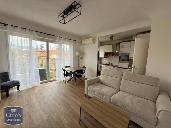 Appartement à louer 3 pièces 59.77m² Nice (06100)