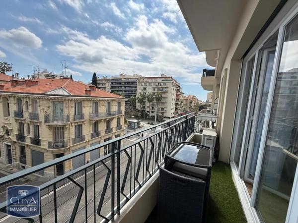 Appartement à louer 3 pièces 59.77m² Nice (06100)