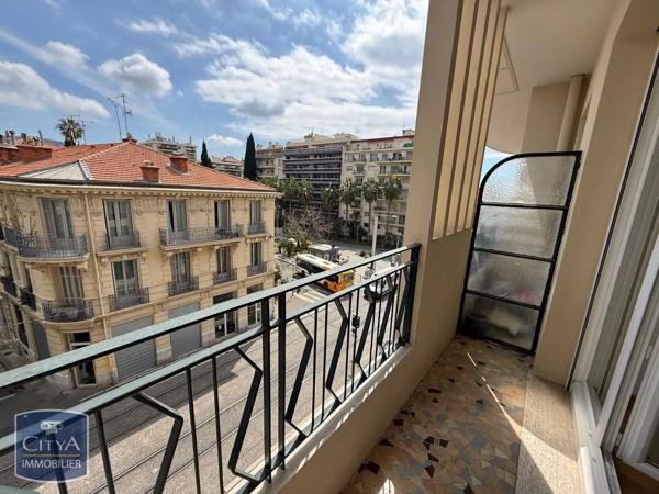Appartement à louer 3 pièces 59.77m² Nice (06100)