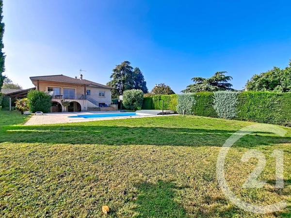 Maison à vendre  8 pièces - 324,50 m 2   DECINES CHARPIEU  - 69