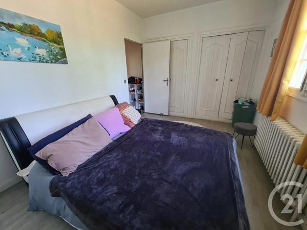 Maison à vendre  8 pièces - 324,50 m 2   DECINES CHARPIEU  - 69