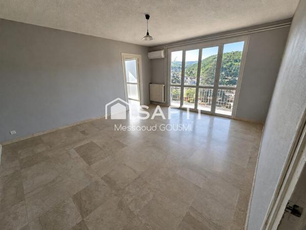 T4 lumineux avec terrasse, garage et fort potentiel !
