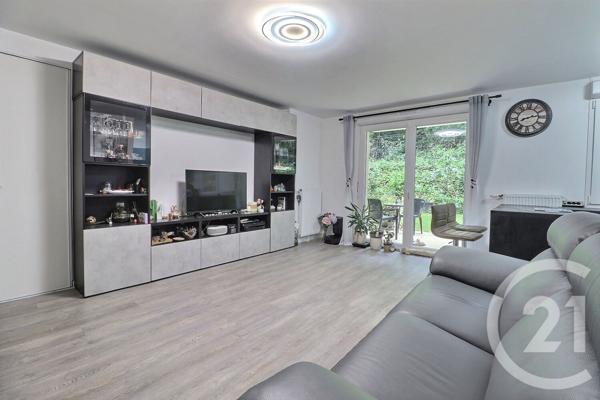 Appartement F4 à vendre  4 pièces - 83,67 m2 VAUJOURS - 93