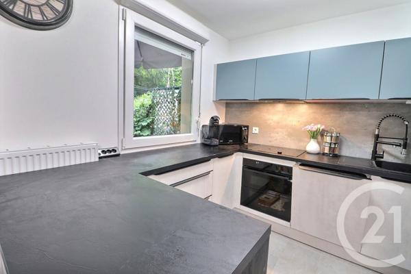 Appartement F4 à vendre  4 pièces - 83,67 m2 VAUJOURS - 93