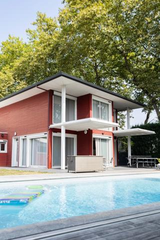 Maison d'exception, 220m², piscine, Pool house, 4 chambres, Triple Garage 90m², Terrain 1560m² sans vis-à-vis à Pau (64)