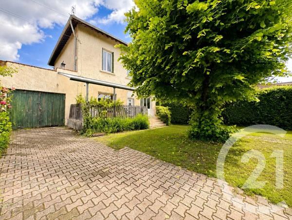 Appartement F4 à vendre  4 pièces - 82 m 2   ST PRIEST  - 69