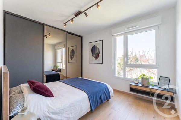 Appartement F4 à vendre  4 pièces - 82 m 2   ST PRIEST  - 69