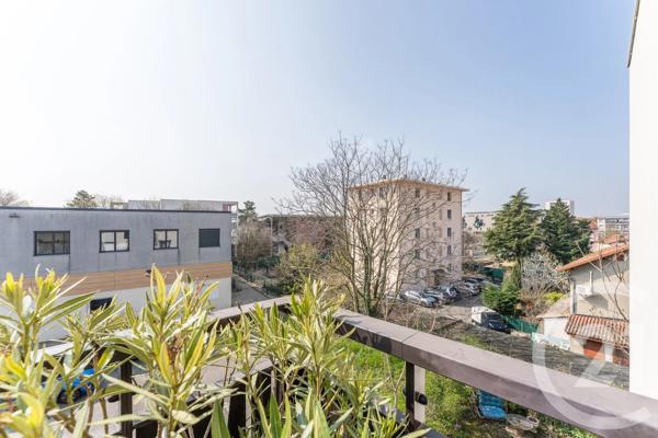 Appartement F4 à vendre  4 pièces - 82 m 2   ST PRIEST  - 69