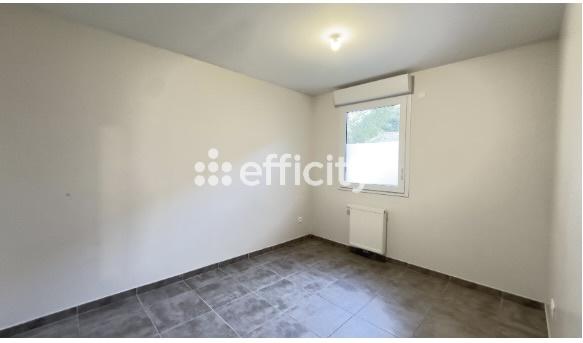 Maison
         4 pièces
        - 80 m² 241 000 € *