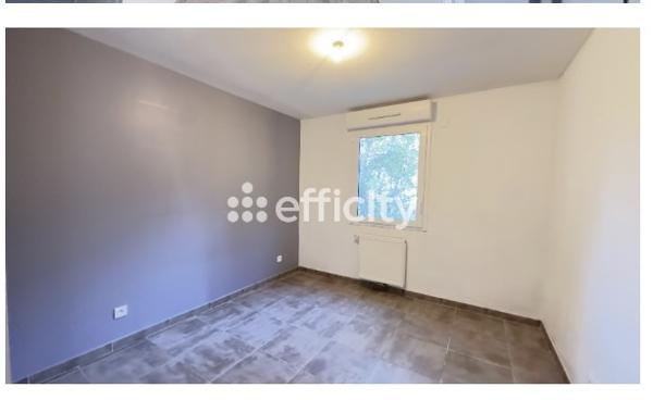 Maison
         4 pièces
        - 80 m² 241 000 € *