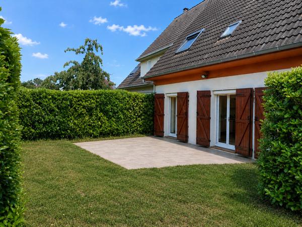 Maison
         5 pièces
        - 126 m² 350 000 € *