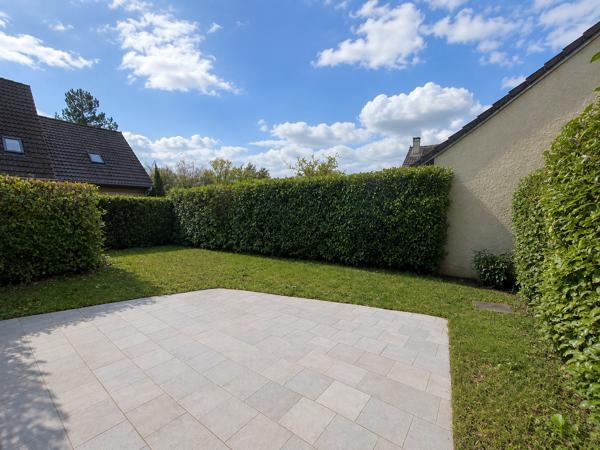 Maison
         5 pièces
        - 126 m² 350 000 € *