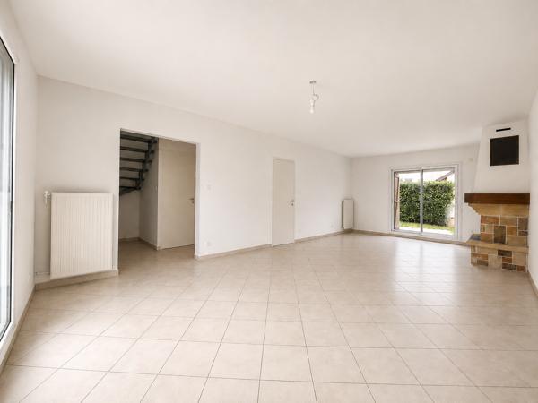 Maison
         5 pièces
        - 126 m² 350 000 € *
