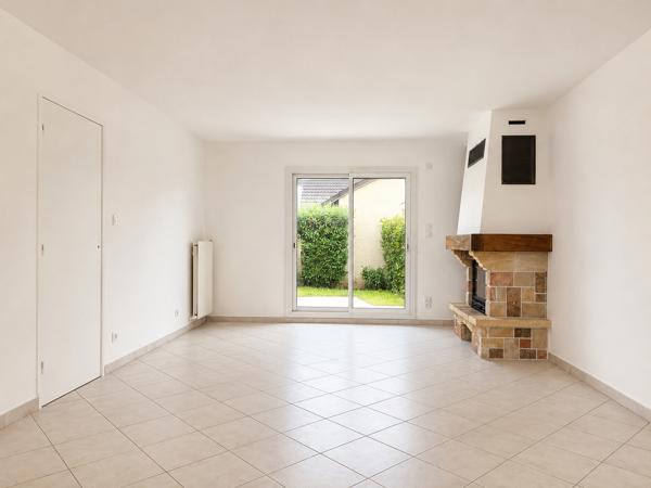 Maison
         5 pièces
        - 126 m² 350 000 € *