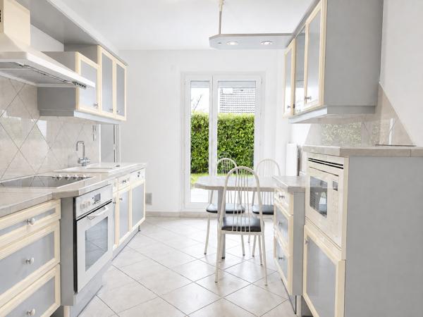 Maison
         5 pièces
        - 126 m² 350 000 € *