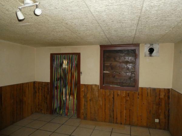 LE THILLOT (88) Ferme de 90m² habitables et 250m² d'anciennes granges et écuries à réhabiliter avec fort potentiel- 1.3 hectare de terrain, hangar.