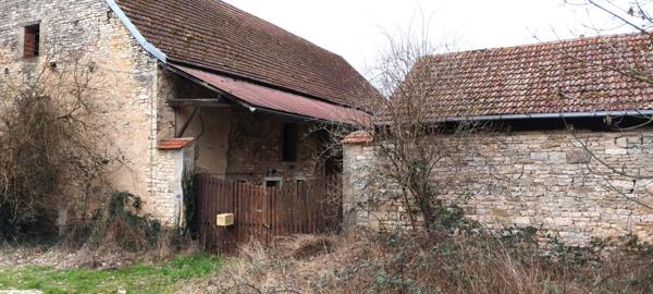 21490 NORGES LA VILLE - Corps de ferme des années 1870