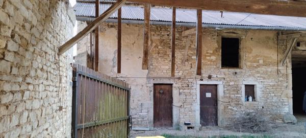 21490 NORGES LA VILLE - Corps de ferme des années 1870