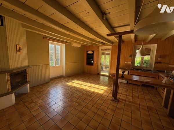 BEAUSSAIS-VITRE Maison ancienne 3 chambres, 1 bureau 