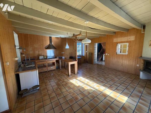 BEAUSSAIS-VITRE Maison ancienne 3 chambres, 1 bureau 