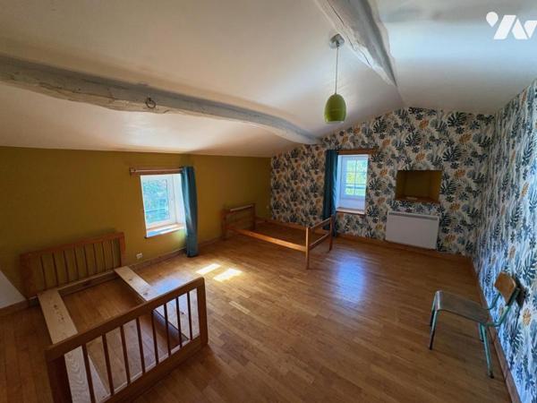 BEAUSSAIS-VITRE Maison ancienne 3 chambres, 1 bureau 