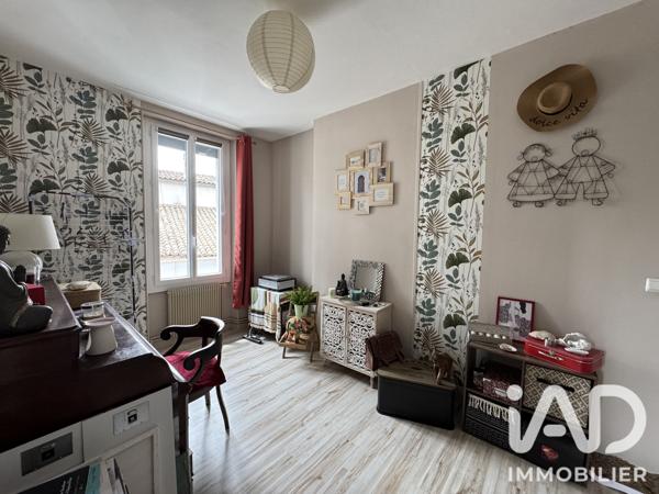 Maison à vendre 4 pièces 128 m² Gond-Pontouvre