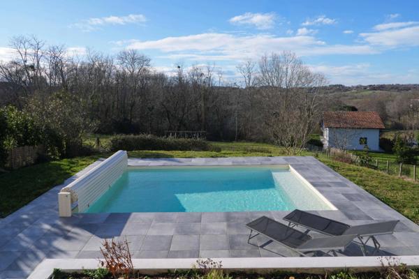 ARBONNE Maison moderne avec piscine et vue sur le magnifique Pays Basque