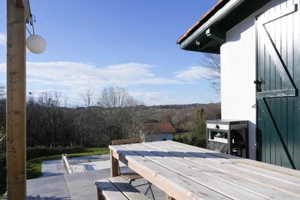 ARBONNE Maison moderne avec piscine et vue sur le magnifique Pays Basque