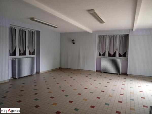 Local Commercial à BOST, 03300 - 5 pièces 350m²