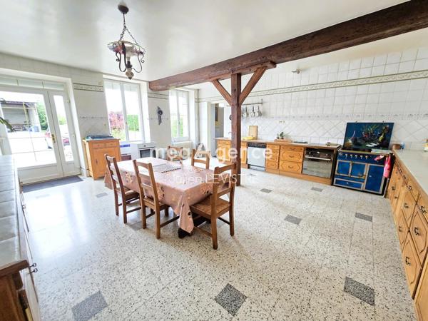 Maison à Auneau-Bleury-Saint-Symphorien, 28700 - 9 pièces 266m²