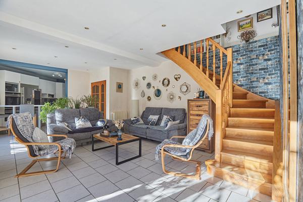 Maison Saint Cannat 9 pièce(s) 227 m2