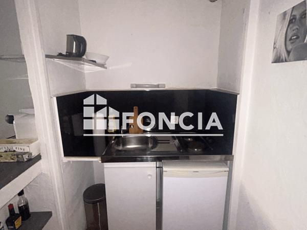 Location Studio meublé 16.91 m² - 30 PLACE DES CARDEURS Aix-en-provence 13100