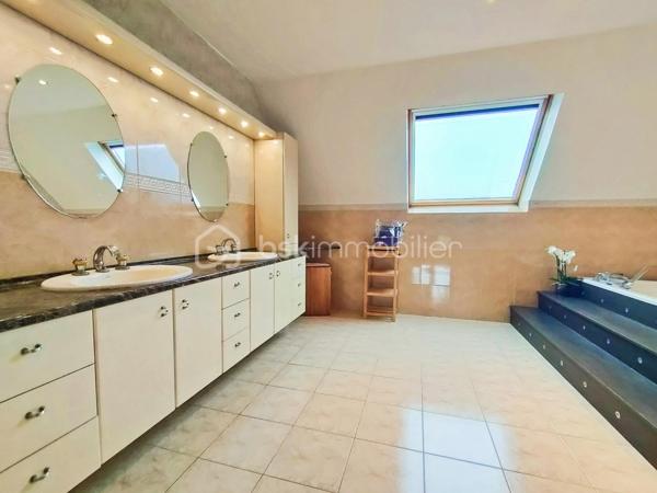 Maison contemporaine de 320 m²