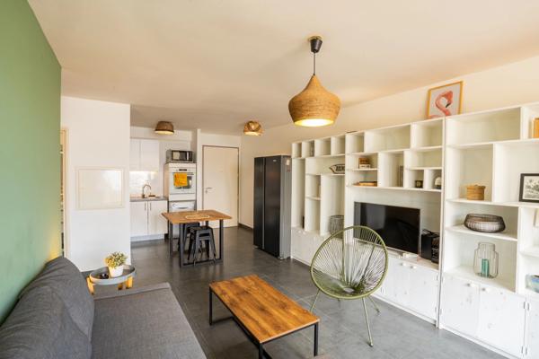 À louer – T2 meublé de 55 m² – Saint-Denis (Colline des Camélias)