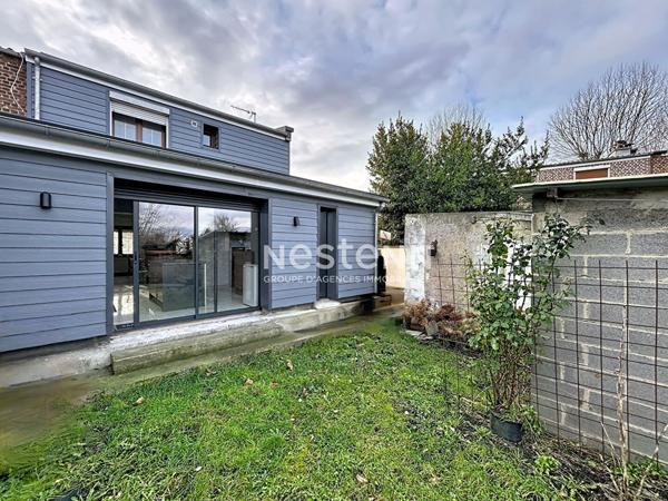 Maison avec intérieur rénovéesemi-individuelle de 85m² située à BEUVRAGES - 2 chambres - Jardin et garage - 143.500 euros