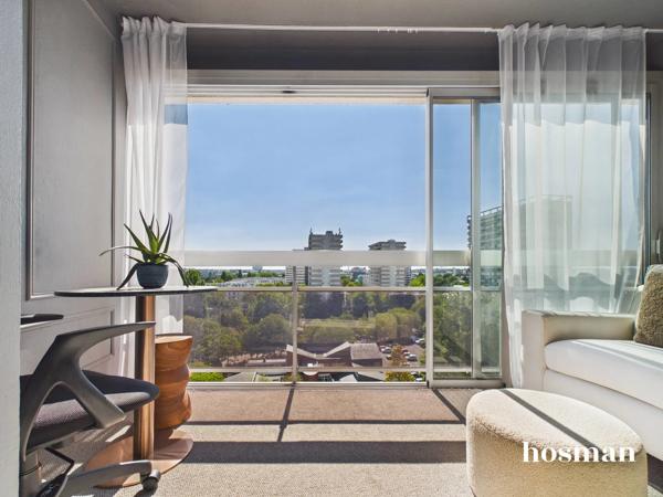 Appartement T2 de 46,47 m² avec loggia vue Loire, parking et cave - secteur Ile de Nantes