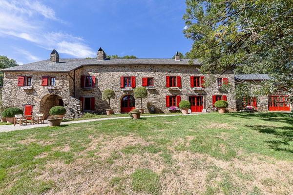 Vente Maison de luxe Dourgne 11 Pièces 440 m²