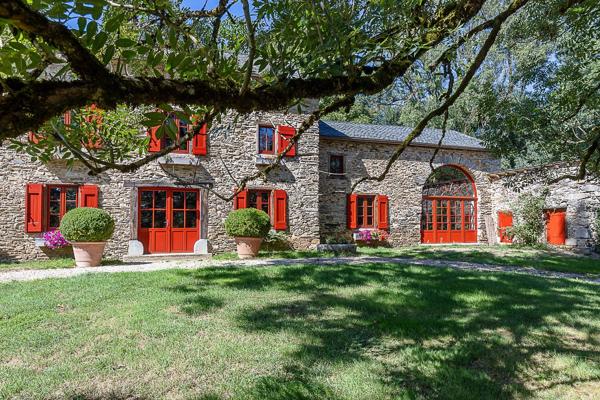 Vente Maison de luxe Dourgne 11 Pièces 440 m²