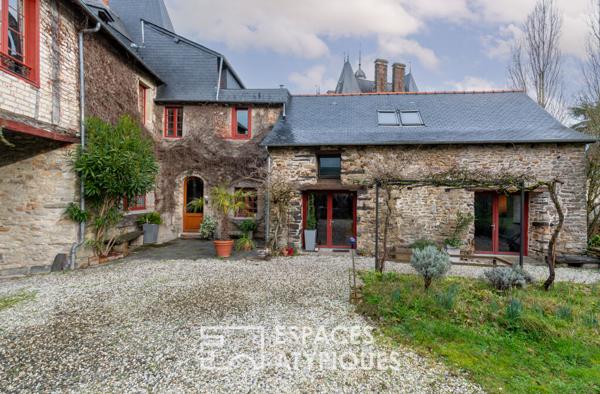 Manoir du XVIIème siècle et dépendance, centre ville