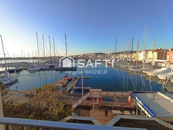 Studio en très bon état avec vue imprenable Port