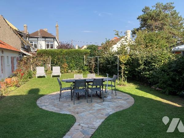 Maison à vendre avec un second immeuble