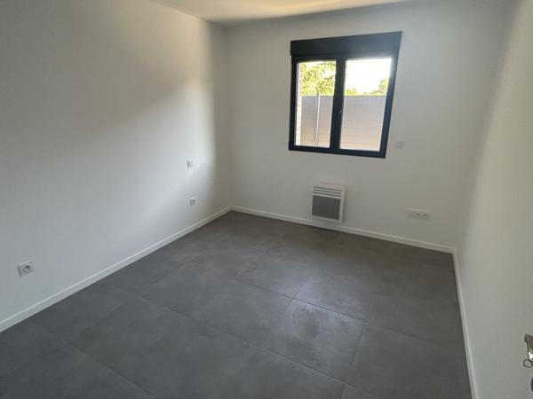 Arras (62000) MAISON DE PLAIN PIED INDIVIDUELLE 90 m2 - 2 CHAMBRES - GRANDE TERRASSE - JARDINET - ARRAS - AGNY