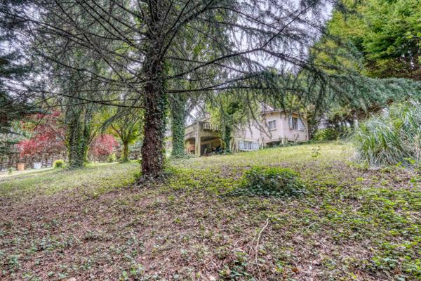 Vérac (33240) Maison à rénover 5 pièces en R+1 de 131m2 habitables avec garage et piscine sur parcelle de 2001m2