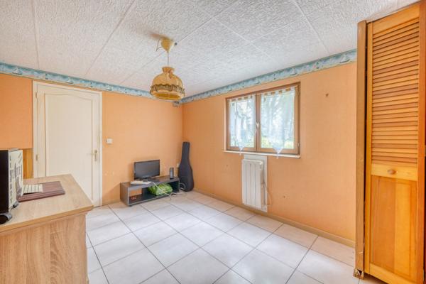 Vérac (33240) Maison à rénover 5 pièces en R+1 de 131m2 habitables avec garage et piscine sur parcelle de 2001m2