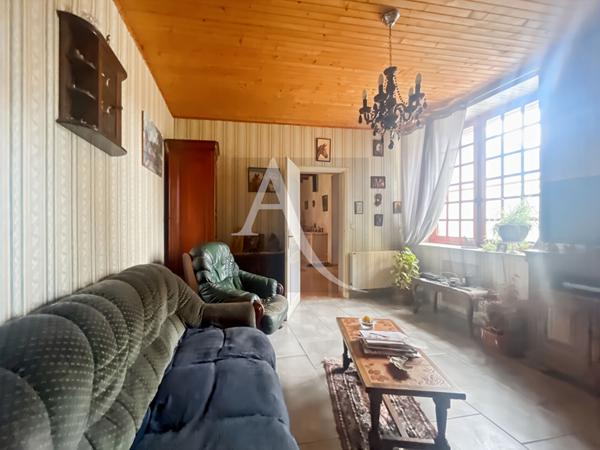 A vendre charmant corps de ferme avec une tranquillité totale