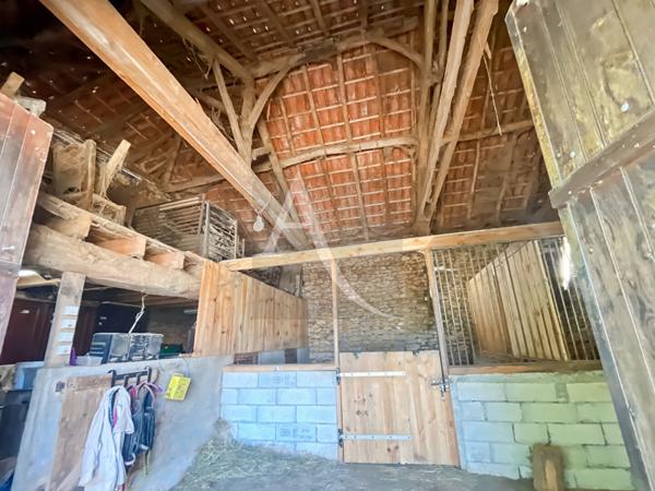 A vendre charmant corps de ferme avec une tranquillité totale